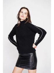 C& Jo Sweter w kolorze czarnym rozmiar: 42. Czarne swetry klasyczne damskie C& Jo, ze splotem, bez kołnierzyka. Za 108.99 zł.