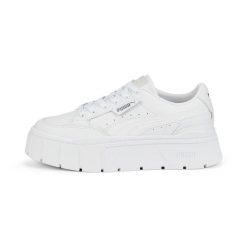 Buty do chodzenia damskie Puma MAYZE STACK LTHR. Białe obuwie sportowe casual damskie Puma, bez zapięcia. W wyprzedaży za 259.00 zł.