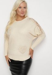 Jasnobeżowa Bluzka o Kroju Nietoperza z Bawełną i Wiskozą Zdobiona Cyrkoniami i Haftem Erithias. Brązowe bluzki damskie Born2be, l, z aplikacjami, z bawełny, bez kołnierzyka, bez ramiączek. Za 84.99 zł.