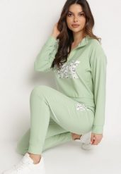 Jasnozielony Komplet Ozdobiony Napisem z Nadrukiem Bluza i Spodnie Junivea. Zielone bluzy damskie Born2be, l, bez wzorów, bez kaptura. Za 79.99 zł.