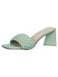 Steve Madden Klapki w kolorze miętowym rozmiar: 40. Zielone klapki damskie Steve Madden, bez wzorów, z otwartym noskiem, bez obcasa, bez zapięcia. Za 140.53 zł.