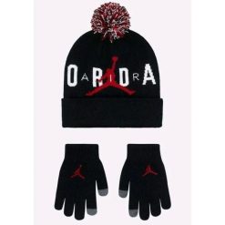 Zestaw czapka zimowarękawiczki Air Jordan Essential Set Czarny 9A0869-023. Białe czapki damskie Jordan, bez wzorów. Za 228.85 zł.
