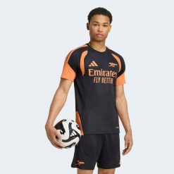 Koszulka piłkarska treningowa ADIDAS Arsenal 26/27. Spódnice damskie Adidas, s, bez wzorów, z materiału, sportowe, mini. Za 239.99 zł.