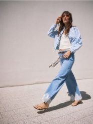 Jeansy wide leg z koronką - niebieski. Niebieskie jeansy damskie Reserved. Za 239.99 zł.