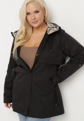 Czarna Kurtka Parka z Kapturem i Kieszeniami Eradilla. Czarne kurtki damskie Born2be, plus size, z aplikacjami, z kapturem. Za 319.99 zł.