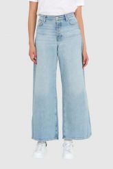 7 FOR ALL MANKIND Jasnoniebieskie jeansy damskie Szwedy Zoey Air Wash. Niebieskie jeansy damskie 7 for all mankind. W wyprzedaży za 399.99 zł.