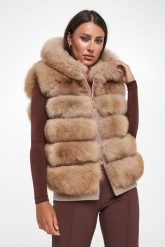 Kamizelka damska futrzana z lisa dwustronna SUPREMA. Kamizelki damskie Suprema, bez wzorów, z futra, bez kaptura. Za 7,599.00 zł.