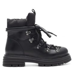 Trzewiki DeeZee. Czarne botki damskie DeeZee, bez obcasa, na płaskiej podeszwie, bez zapięcia. Za 99.99 zł.