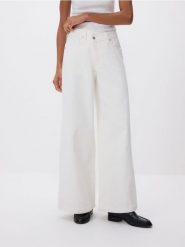 Jeansy baggy - biały. Białe jeansy damskie Reserved. Za 139.99 zł.