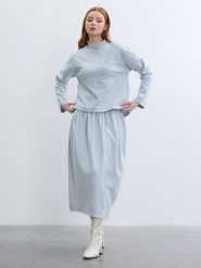 BGN Koszulka w kolorze błękitnym rozmiar: 38. Niebieskie koszulki damskie BGN, bez wzorów, bez kołnierzyka, bez ramiączek. Za 100.99 zł.