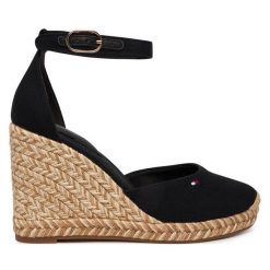 Espadryle Tommy Hilfiger. Czarne espadryle damskie Tommy Hilfiger, bez wzorów, bez obcasa. Za 409.99 zł.