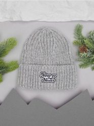 Czapka - szary. Szare czapki damskie Sinsay, z aplikacjami, z materiału. Za 25.99 zł.