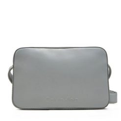 Torebka Calvin Klein. Szare listonoszki damskie Calvin Klein, bez wzorów, bez dodatków. Za 259.99 zł.