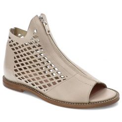 Beżowe Sandały Lamanti Modne Buty Na Lato. Brązowe sandały damskie LAMANTI, bez wzorów, ze skóry, bez obcasa, bez zapięcia. Za 309.00 zł.