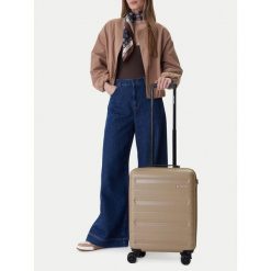 Walizka kabinowa GINO ROSSI. Brązowe walizki Gino Rossi, bez wzorów. Za 259.99 zł.