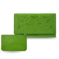 Portfel damski skórzany z kwiatowym wzorem T-45-GR etui na klucze T-51-NGR zestaw prezentowy Paolo Peruzzi ZUP-119-GR. Zielone portfele damskie PAOLO PERUZZI, bez wzorów, ze skóry. Za 109.99 zł.