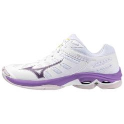Buty sportowe Mizuno Wave Voltage 2 Białe Amortyzacja. Białe obuwie sportowe damskie Mizuno, ze skóry, do biegania, mizuno wave. W wyprzedaży za 398.05 zł.
