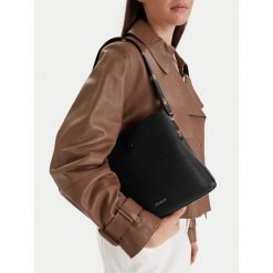 Torebka JENNY. Czarne torebki klasyczne damskie Jenny, bez dodatków. Za 129.99 zł.