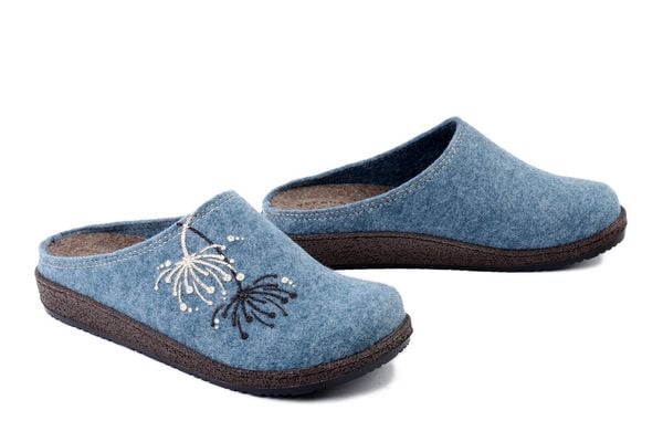 BEFADO 155D 188 niebieski, kapcie damskie. Niebieskie kapcie damskie Befado. Za 94.99 zł.