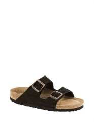 Birkenstock Skórzane klapki w kolorze brązowym rozmiar: 36. Brązowe klapki damskie Birkenstock, bez wzorów, z nubiku, z otwartym noskiem, bez obcasa, bez zapięcia. Za 372.01 zł.