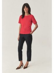 TATUUM Koszulka w kolorze czerwonym rozmiar: M. Czerwone bluzki damskie TATUUM, m, bez wzorów, bez kołnierzyka, bez ramiączek. Za 113.36 zł.