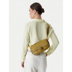 Torebka Coccinelle. Zielone torebki klasyczne damskie Coccinelle, bez dodatków. Za 1,289.00 zł.