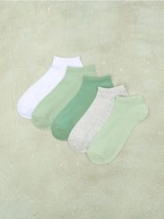 Skarpetki 4 pack - zielony. Zielone skarpetki damskie Sinsay, bez wzorów. W wyprzedaży za 11.99 zł.
