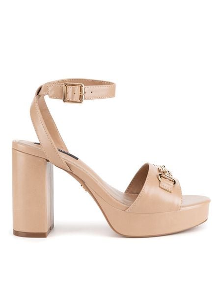 Nine West Sandały R25SS04320 Beżowy. Brązowe sandały damskie Nine West, bez wzorów, z materiału, bez obcasa, na słupku, bez zapięcia. Za 199.99 zł.