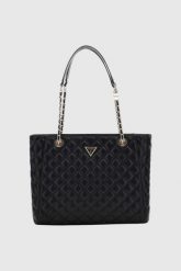 GUESS Czarna torebka damska Giully. Czarne torebki klasyczne damskie Guess, ze skóry ekologicznej, bez dodatków. W wyprzedaży za 559.99 zł.