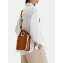 Torebka MEXX. Brązowe torebki klasyczne damskie Mexx, bez dodatków. Za 249.99 zł.