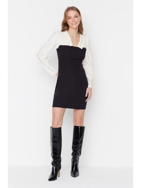 Trendyol Sukienka w kolorze biało-czarnym rozmiar: 34. Białe sukienki damskie Trendyol, bez wzorów, bez ramiączek. Za 60.99 zł.