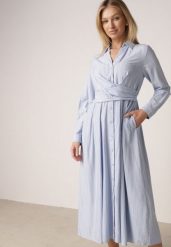 Niebieska Koszulowa Sukienka z Wiskozy z Ozdobnym Marszczeniem w Talii Batena. Niebieskie sukienki damskie Born2be, bez wzorów, z wiskozy, biznesowe, bez ramiączek. Za 149.99 zł.