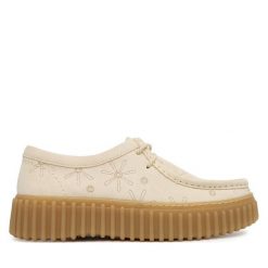 Półbuty Clarks. Półbuty damskie Clarks, bez wzorów, bez obcasa, na płaskiej podeszwie, bez zapięcia. Za 519.99 zł.