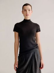 Josephine & Co Sweter "Senna" w kolorze ciemnobrązowym rozmiar: S. Brązowe swetry klasyczne damskie Josephine & Co, s, prążkowane, bez kołnierzyka. Za 108.99 zł.