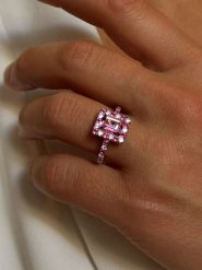 Les Petites Précieuses Pozłacany pierścionek z cyrkoniami i topazem rozmiar: 52. Różowe pierścionki damskie Les Petites Précieuses, z cyrkonią, pozłacane. Za 306.73 zł.