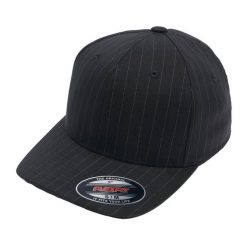 Czapka Z Daszkiem Pinstripe. Białe czapki z daszkiem damskie FLEXFIT, bez wzorów. Za 77.99 zł.