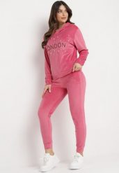 Różowy Welurowy Komplet Dresowy Bluza z Perłami i Brokatem Luźne Spodnie Morwenina. Czerwone bluzy damskie Born2be, m, bez wzorów, z dresówki, bez kaptura. Za 79.99 zł.