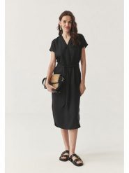 TATUUM Sukienka w kolorze czarnym rozmiar: 38. Czarne sukienki damskie TATUUM, bez wzorów, z lyocellu, bez ramiączek. Za 222.41 zł.