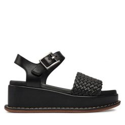 Sandały Clarks. Czarne sandały damskie Clarks, bez wzorów, bez obcasa, na koturnie, bez zapięcia. Za 359.99 zł.