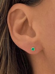 OR Carats Złote kolczyki-wkrętki z kamieniem szlachetnym rozmiar: onesize. Żółte kolczyki damskie OR Carats, z szmaragdem, złote. Za 402.20 zł.