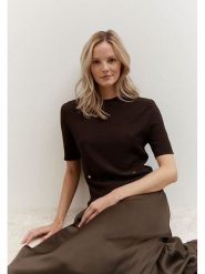 More & More Sweter w kolorze ciemnobrązowym rozmiar: 38. Brązowe swetry klasyczne damskie More & More, bez kołnierzyka. Za 119.95 zł.