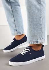 Granatowe Tenisówki Vices w Klasycznym Stylu Gallriva. Niebieskie obuwie sportowe damskie Born2be, na lato, bez zapięcia, tenisowe. Za 39.99 zł.