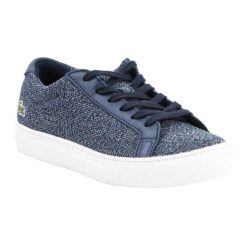 Lifestylowe Buty Treningowe Dla Kobiet. Niebieskie obuwie trekkingowe damskie Lacoste, z materiału, bez zapięcia. Za 589.99 zł.