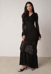 Czarna Koktajlowa Sukienka Koronkowa z Dekoltem V i Falbanami Frevina. Czarne sukienki damskie Born2be, bez wzorów, z koronki, klasyczne, bez ramiączek. Za 199.99 zł.