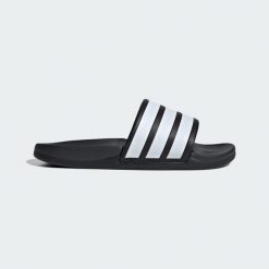 Klapki Adilette Comfort 2.0. Białe klapki damskie Adidas, bez wzorów, bez obcasa, bez zapięcia. Za 199.00 zł.
