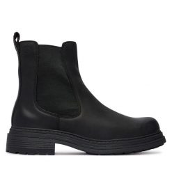 Sztyblety Clarks. Czarne botki damskie Clarks, bez obcasa, na płaskiej podeszwie, bez zapięcia. Za 569.99 zł.