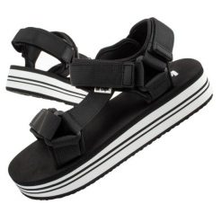 Sandały Lee Cooper LCW-24-05-2753L czarne. Czarne sandały damskie bez wzorów, z materiału, bez obcasa, bez zapięcia. Za 242.91 zł.