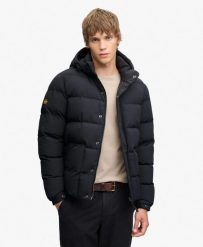 Superdry Kurtka Classic Everest Puffer - Ocieplana, z odpinanym kapturem. Niebieskie kurtki damskie Superdry, xl, z aplikacjami, z nylonu. Za 492.00 zł.