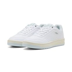 Sneakersy Court Classy PUMA White Sea Glass Silver Blue Metallic. Białe obuwie sportowe damskie Puma, bez zapięcia, trekkingowe. Za 289.00 zł.