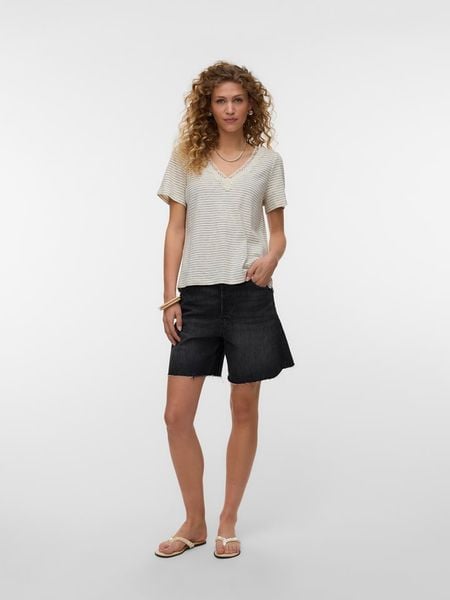 Vero Moda Bluzka w kolorze beżowym rozmiar: XL. Brązowe bluzki damskie Vero Moda, xl, bez wzorów, z koronki, bez kołnierzyka, bez ramiączek. Za 75.34 zł.